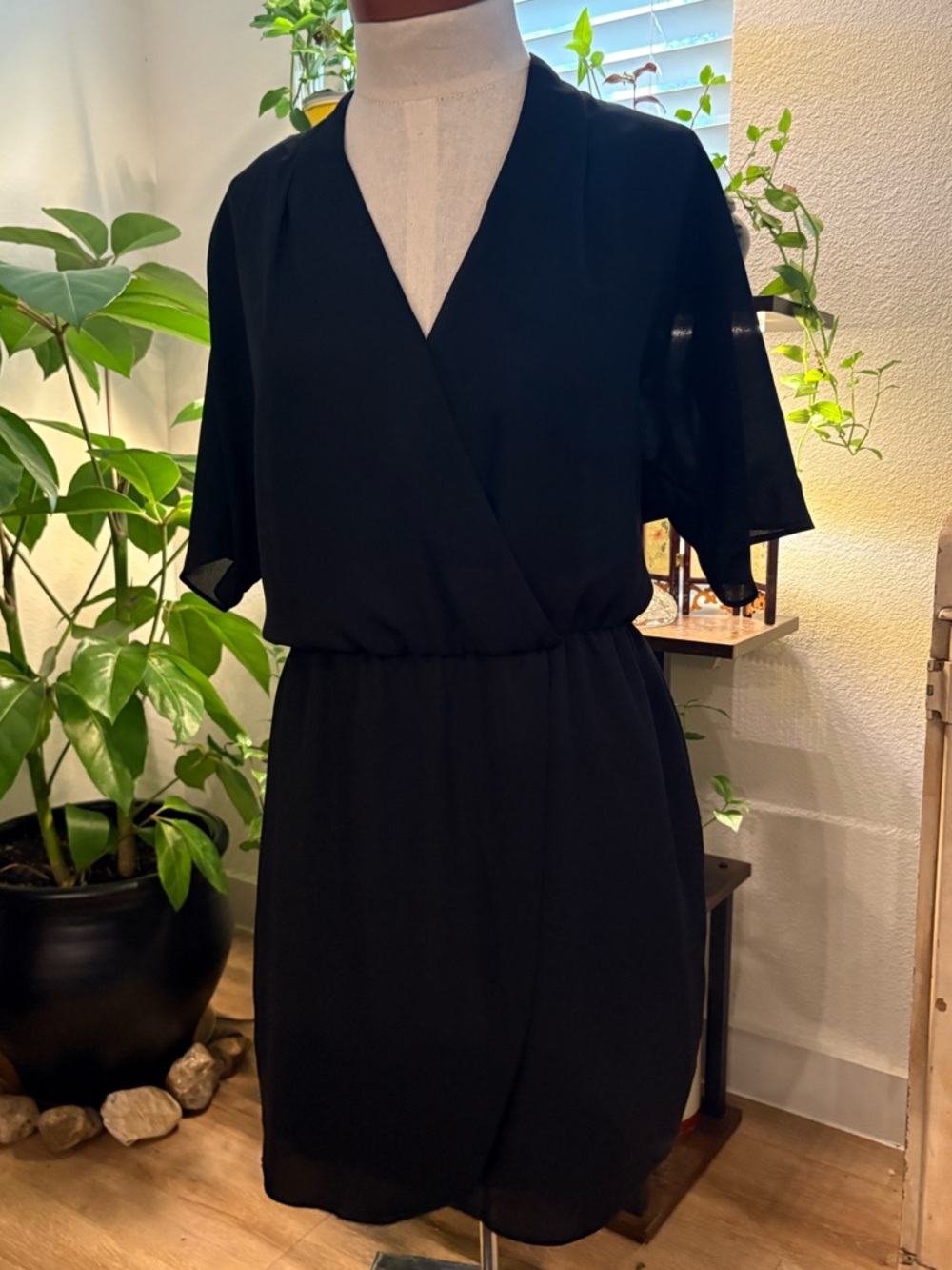 Wayf Black Short Sleeve Wrap Mini Dress GUC SZ-XS